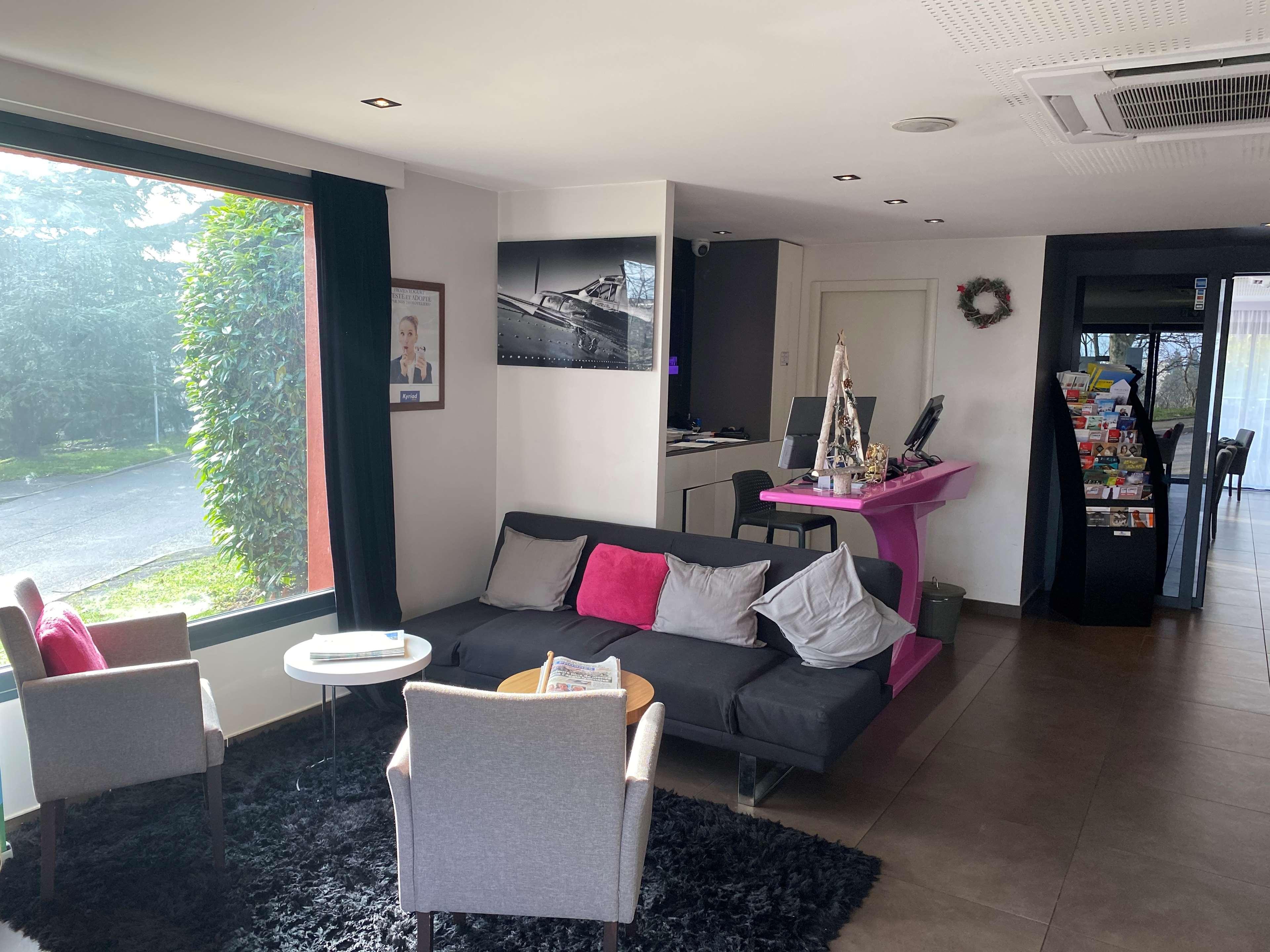 Kyriad Lyon Sud Sainte Foy Exterior foto