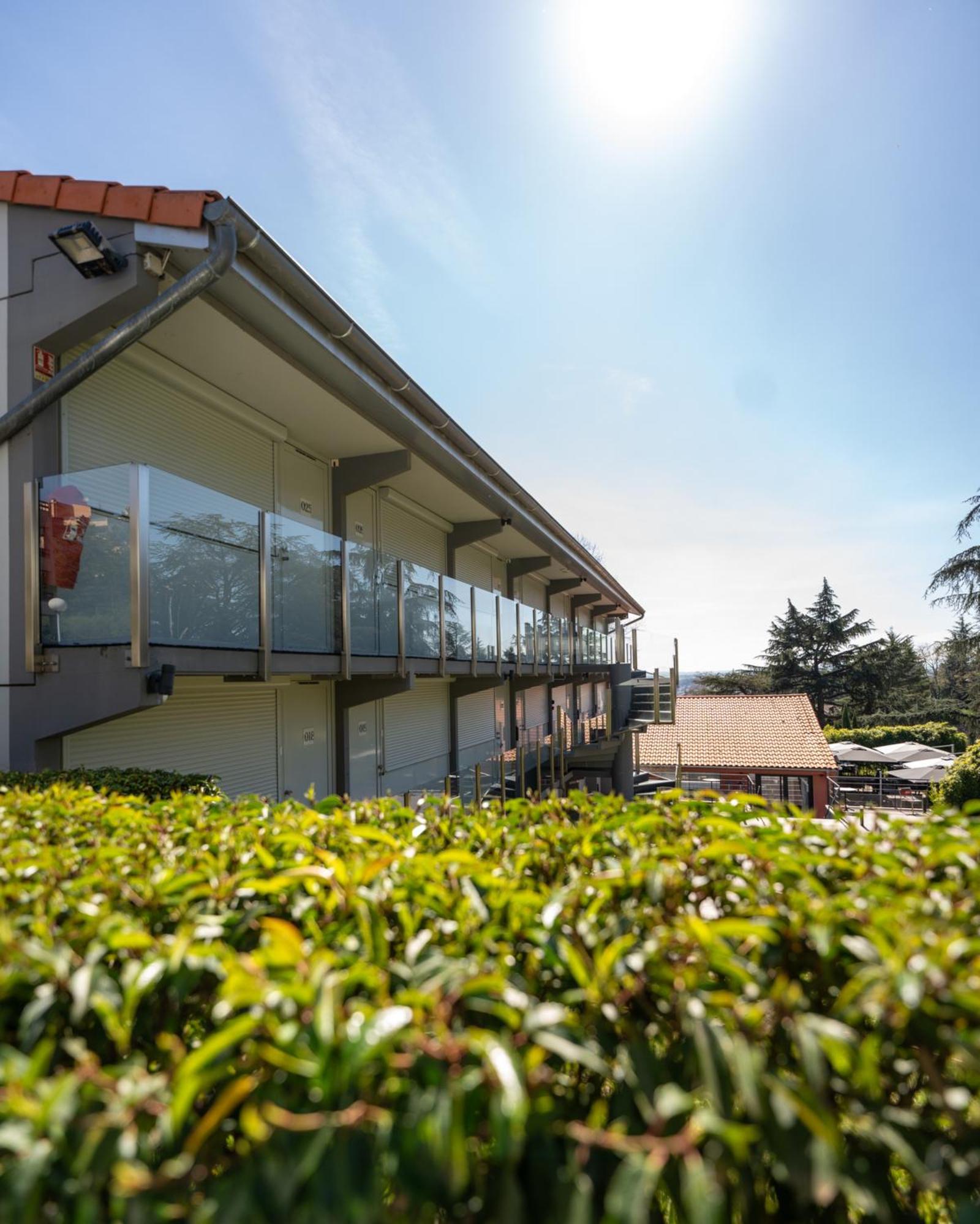 Kyriad Lyon Sud Sainte Foy Exterior foto